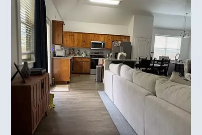 306 Winston Dr, Fredericksburg, TX 78624 - Photo 5