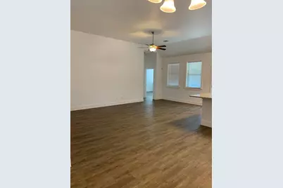 306 Winston Dr, Fredericksburg, TX 78624 - Photo 3