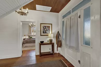 908 N Crockett St, Fredericksburg, TX 78624 - Photo 5