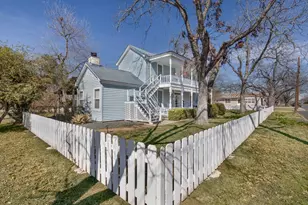 908 N Crockett St, Fredericksburg, TX 78624 - Photo 37