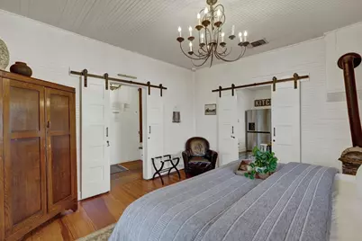 908 N Crockett St, Fredericksburg, TX 78624 - Photo 19