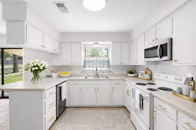 1011 Avenue C, Fredericksburg, TX 78624 - Photo 9