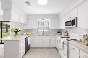 1011 Ave C, Fredericksburg, TX 78624 - Photo 9