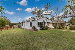 1807 N Llano St, Fredericksburg, TX 78624 - Photo 5