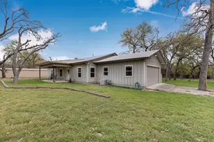 1811 N Llano St, Fredericksburg, TX 78624 - Photo 9