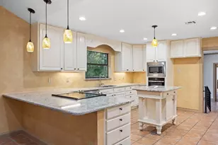 207 E Spring Mill Dr, Kerrville, TX 78028 - Photo 9