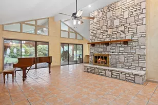 207 E Spring Mill Dr, Kerrville, TX 78028 - Photo 5