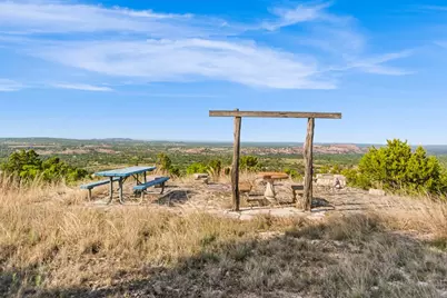 743 Welgehausen Rd, Fredericksburg, TX 78624 - Photo 3