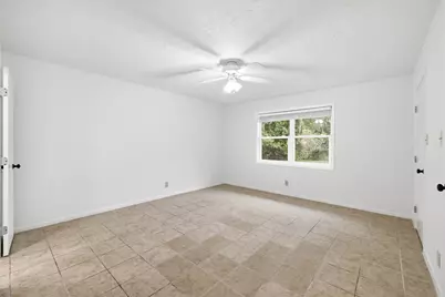 301 N Manor Dr #A, Kerrville, TX 78028 - Photo 11