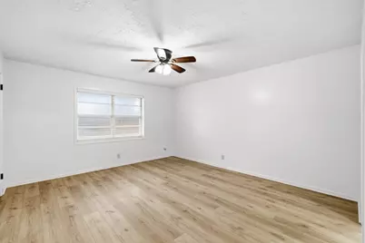 301 N Manor Dr #B, Kerrville, TX 78028 - Photo 7