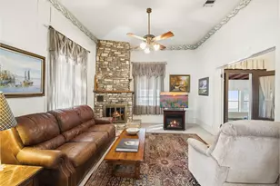 1028 Jefferson St, Kerrville, TX 78028 - Photo 5