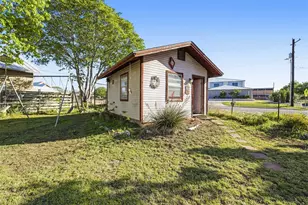 1028 Jefferson St, Kerrville, TX 78028 - Photo 25
