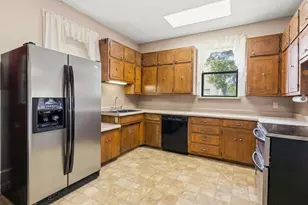 1028 Jefferson St, Kerrville, TX 78028 - Photo 9