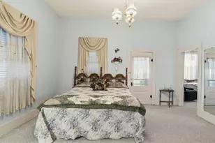 1028 Jefferson St, Kerrville, TX 78028 - Photo 15