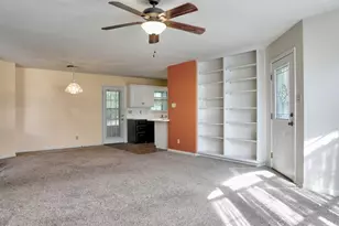 107 W Grothe St, Fredericksburg, TX 78624 - Photo 3