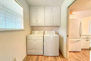 107 W Grothe St, Fredericksburg, TX 78624 - Photo 11
