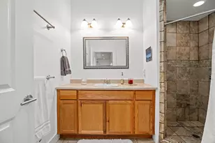 206 W Burbank St, Fredericksburg, TX 78624 - Photo 37