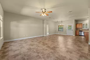 713 Englemann Oak Dr, Fredericksburg, TX 78624 - Photo 5