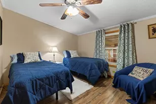 390 Galveston St, Bandera, TX 78003 - Photo 23