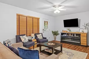 413 W Travis St, Fredericksburg, TX 78624 - Photo 5
