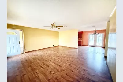607 N Bowie, Fredericksburg, TX 78624 - Photo 7