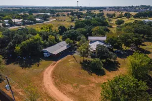 959 S Eagle St, Fredericksburg, TX 78624 - Photo 5