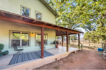 959 S Eagle St, Fredericksburg, TX 78624 - Photo 13