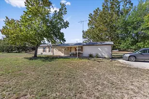 1411 Democrat St, Blanco, TX 78606 - Photo 3
