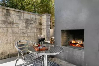 312 W Travis St, Fredericksburg, TX 78624 - Photo 25