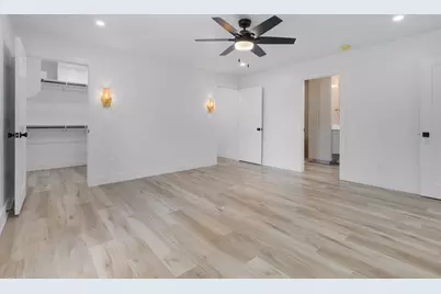 203 Frederick Rd, Fredericksburg, TX 78624 - Photo 17