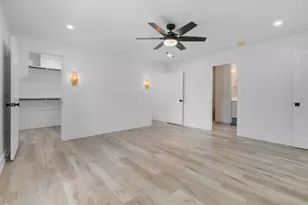 203 Frederick Rd, Fredericksburg, TX 78624 - Photo 17