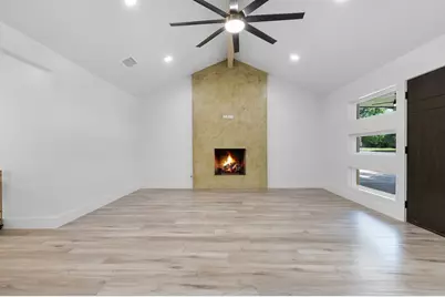 203 Frederick Rd, Fredericksburg, TX 78624 - Photo 5