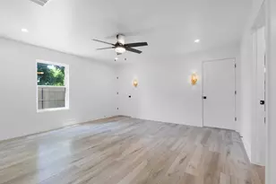 203 Frederick Rd, Fredericksburg, TX 78624 - Photo 15