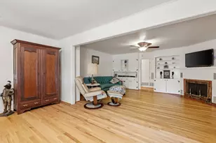 217 W Creek St, Fredericksburg, TX 78624 - Photo 7