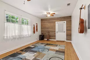 217 W Creek St, Fredericksburg, TX 78624 - Photo 17