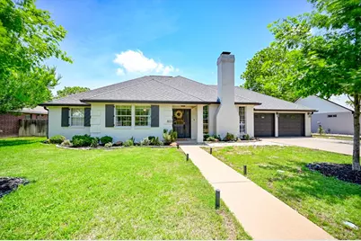 803 N Bowie, Fredericksburg, TX 78624 - Photo 25