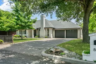 803 N Bowie, Fredericksburg, TX 78624 - Photo 27