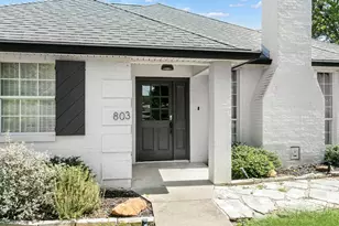 803 N Bowie, Fredericksburg, TX 78624 - Photo 29