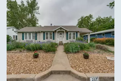 217 W Morse St, Fredericksburg, TX 78624 - Photo 3