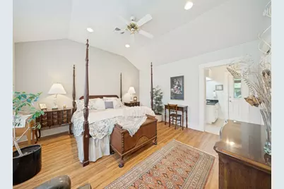 217 W Morse St, Fredericksburg, TX 78624 - Photo 11
