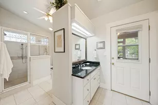 217 W Morse St, Fredericksburg, TX 78624 - Photo 13