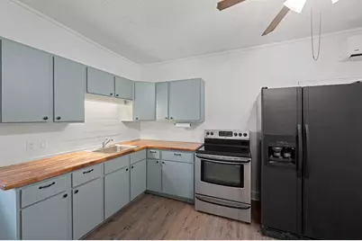 1421 Park St, Kerrville, TX 78028 - Photo 5