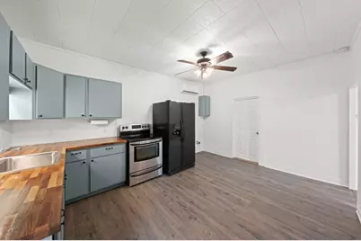 1421 Park St, Kerrville, TX 78028 - Photo 3