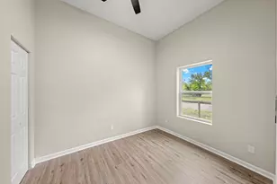 502 Ross St, Kerrville, TX 78028 - Photo 11