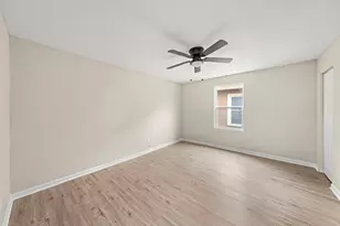502 Ross St, Kerrville, TX 78028 - Photo 7