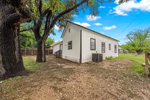 502 Ross St, Kerrville, TX 78028 - Photo 21