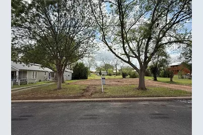 211 W Centre St, Fredericksburg, TX 78624 - Photo 1