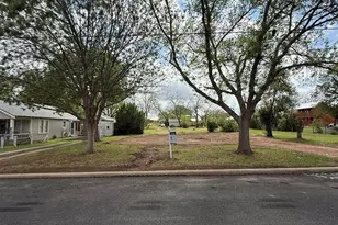 211 W Centre St, Fredericksburg, TX 78624 - Photo 1
