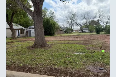 211 W Centre St, Fredericksburg, TX 78624 - Photo 3