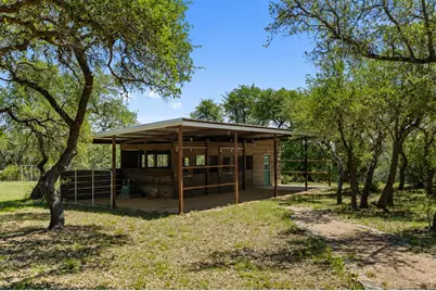 7855 Middle Creek Rd, Blanco, TX 78606 - Photo 31